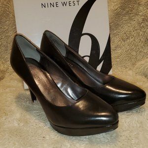 Nine West Black Patent Heels/Pumps